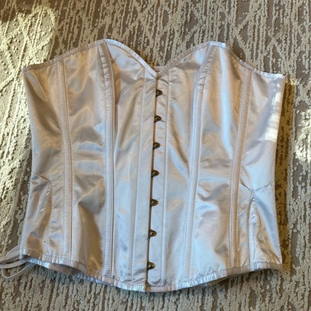 Corset Story Steel Boned Long Lined Overbust Corset White Satin size 16 / 38”